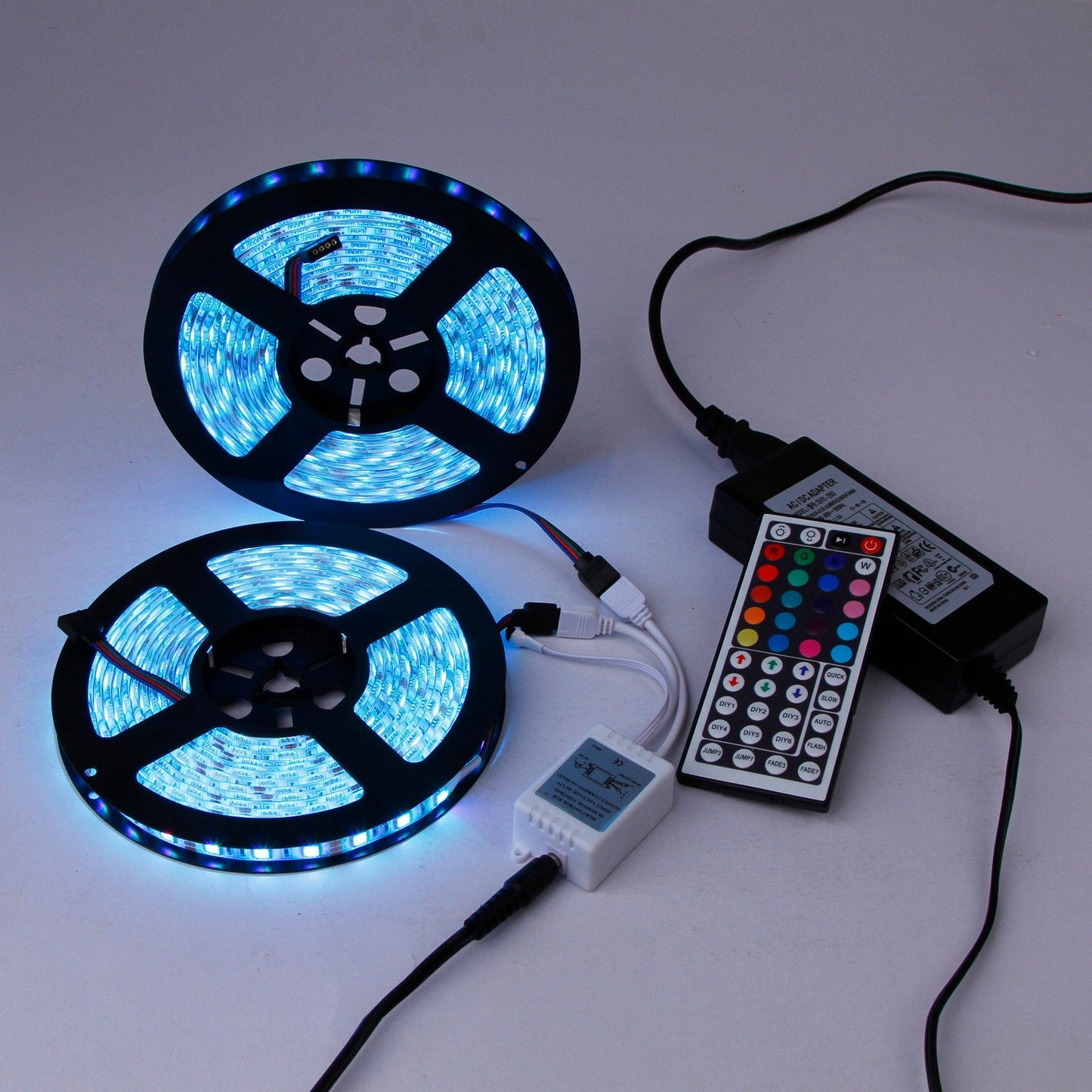 Hengda Led Strip mit 24 Tasten Fernbedienung, RGB 5050 SMD LED Streifen Selbstklebend 12V, led beleuchtung [Energieklasse F]